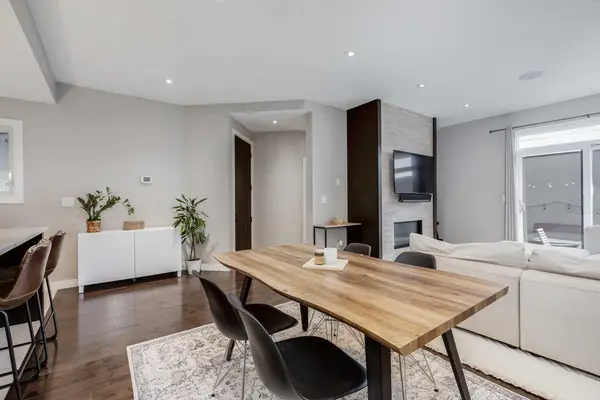 2426 24A ST SW #2, Calgary, AB T3E 1W1