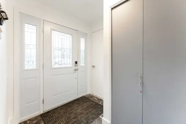 Overbrook - Castleheights And Area, ON K1K 4B4,2 Teakwood CT