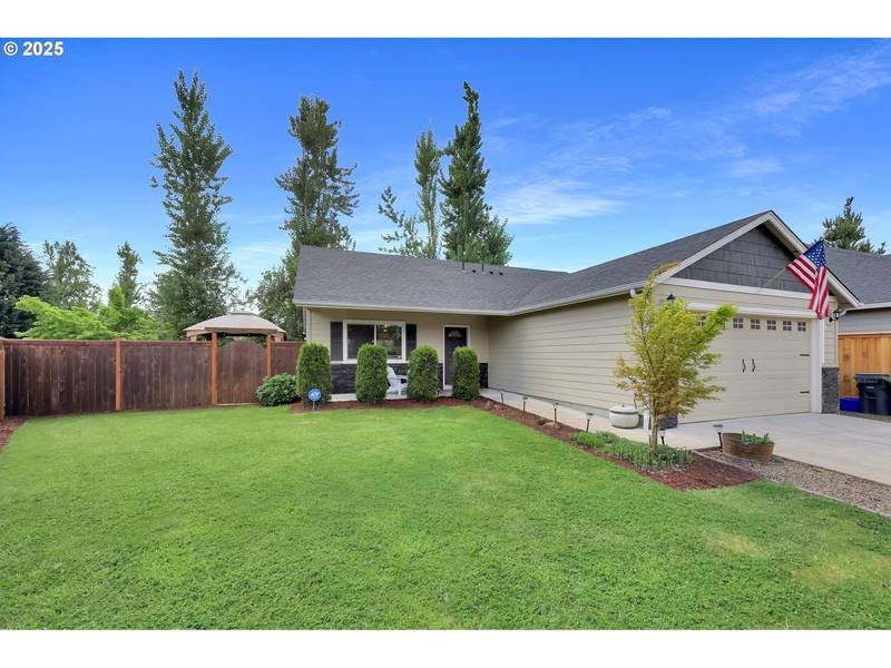 35 ALMOND WAY, Creswell, OR 97426