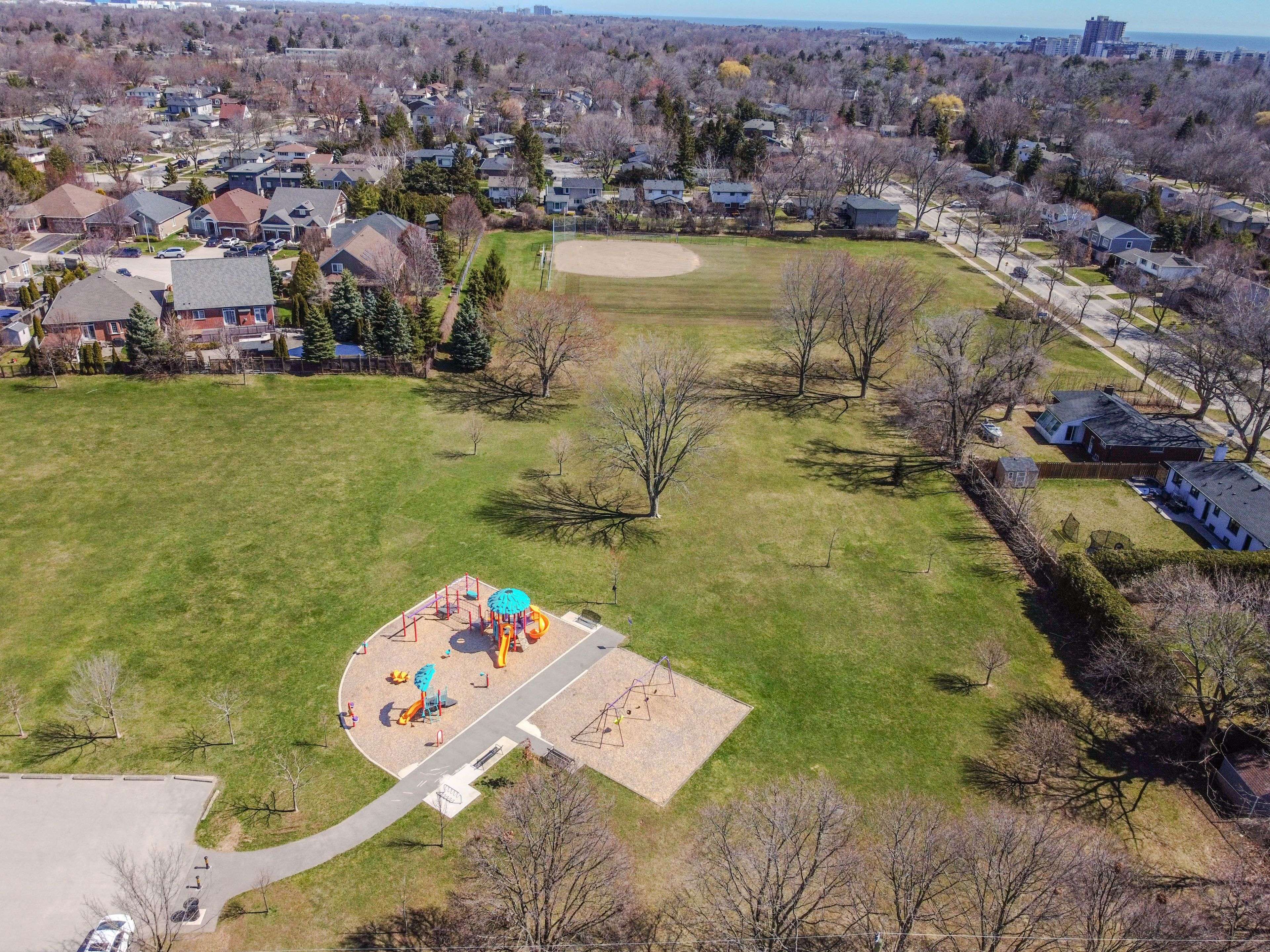 Burlington, ON L7L 2R1,310 Tuck DR