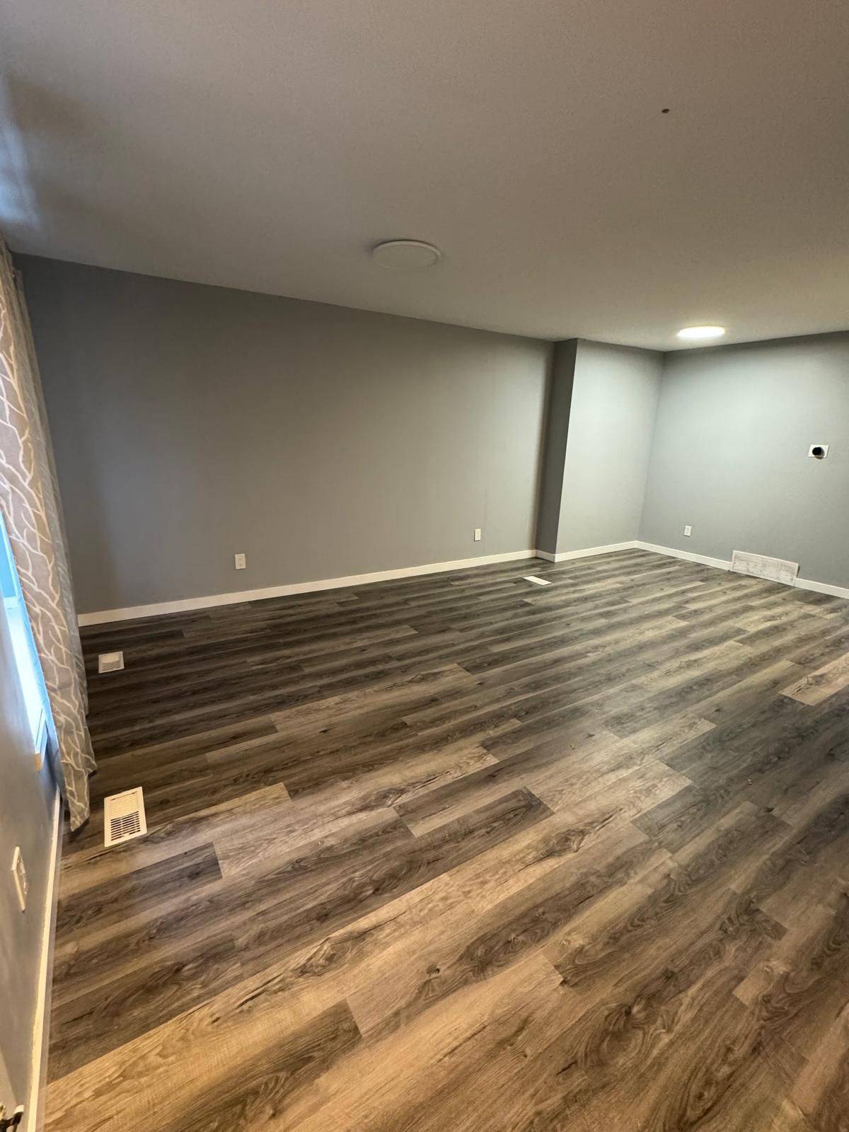 London East, ON N5V 4B9,577 Third ST #24