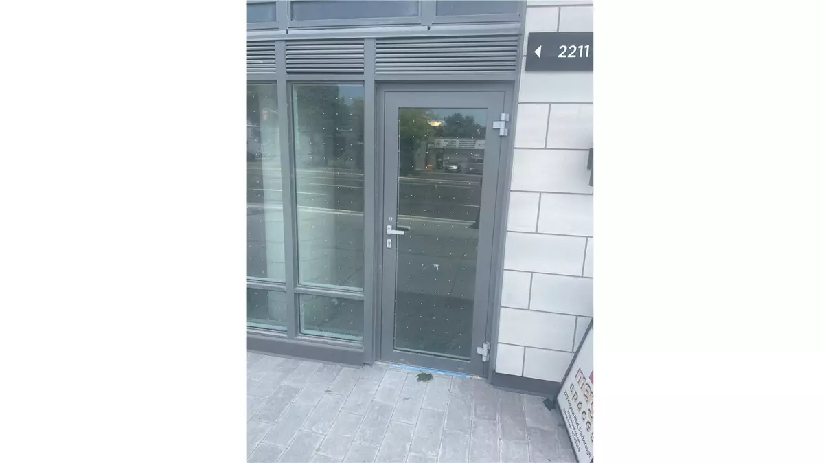 Toronto E06, ON M1N 1T7,2201 Kingston RD #2211