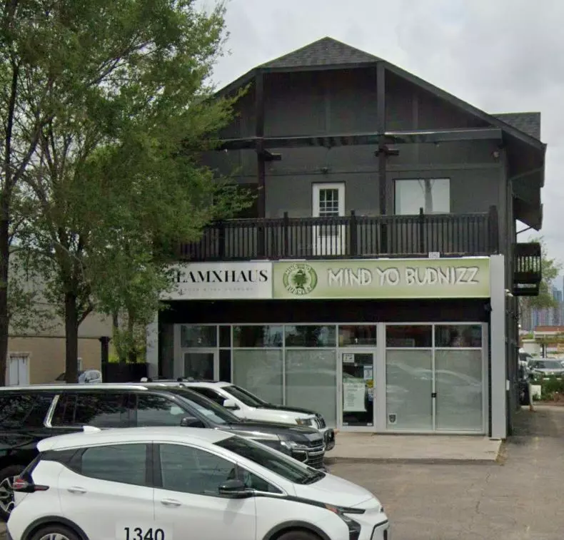 Toronto W07, ON M8Z 1S4,1340 The Queensway AVE #1