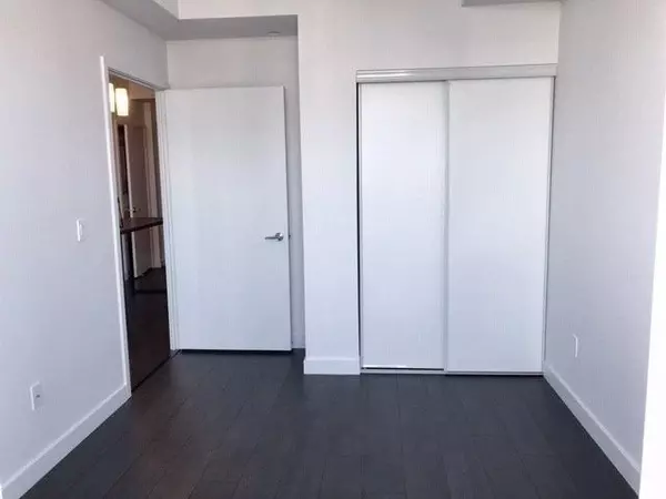 Toronto C10, ON M4P 1A6,8 Eglinton AVE E #3109