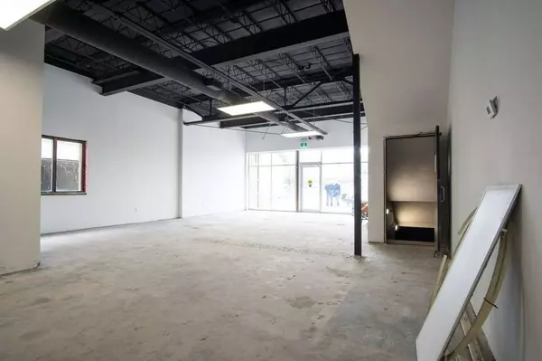 Toronto W07, ON M8Z 1S4,1340 The Queensway AVE #1