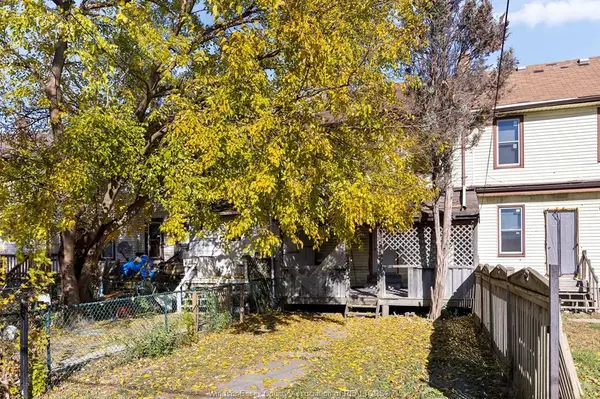 Windsor, ON N9C 3H5,761 St Antoine ST