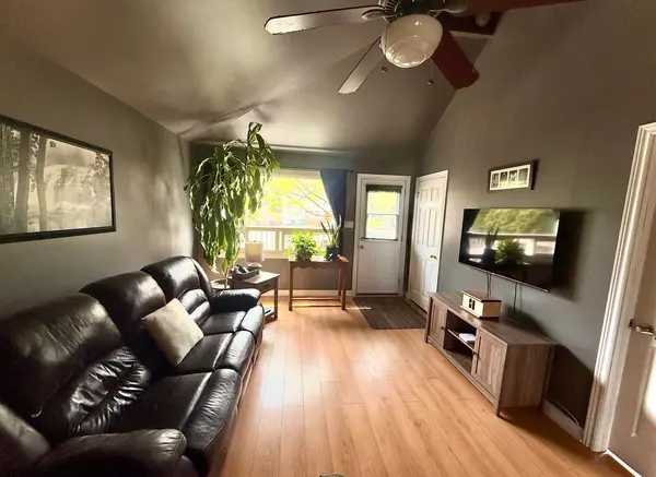 Hamilton, ON L8H 6L8,713 Tate AVE