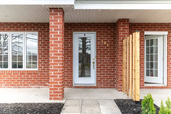 Clarence-rockland, ON K4K 1G2,386 Laurier ST