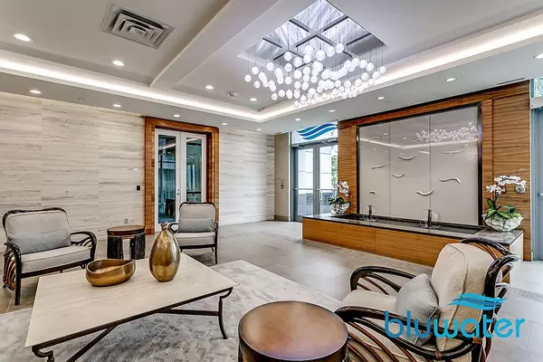 Oakville, ON L6L 0B4,3500 Lakeshore RD W #108