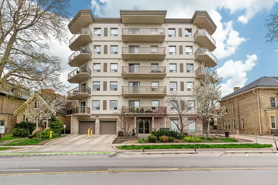 435 Colborne ST #301, London East, ON N6B 2T2