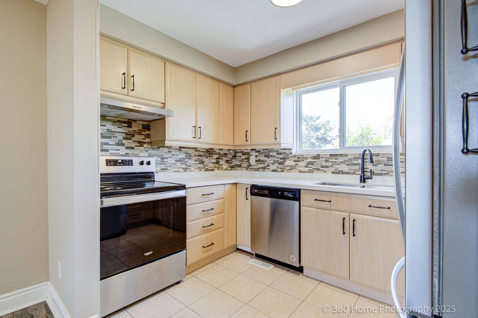 Brampton, ON L6V 3M5,16 Dawson CRES