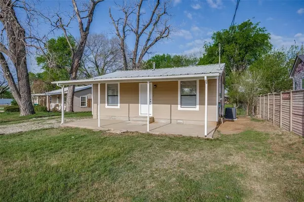 2500 Roselawn Drive,  Denton,  TX 76205