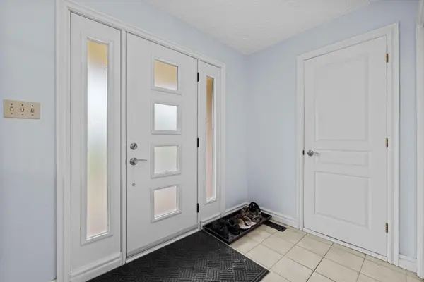 Selwyn, ON K9J 0C7,238 Patricia CRES