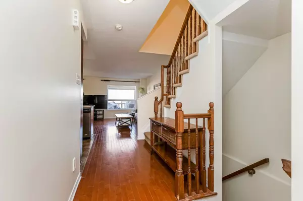 Orleans - Cumberland And Area, ON K4A 5B3,166 TRAIL SIDE CIR