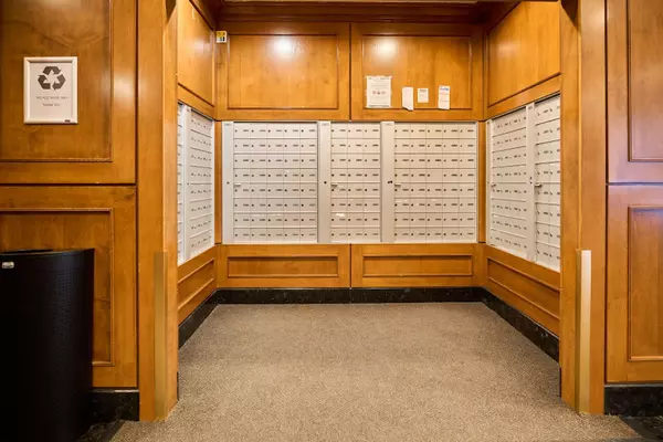 Lower Town - Sandy Hill, ON K1N 0B7,242 Rideau ST #2405