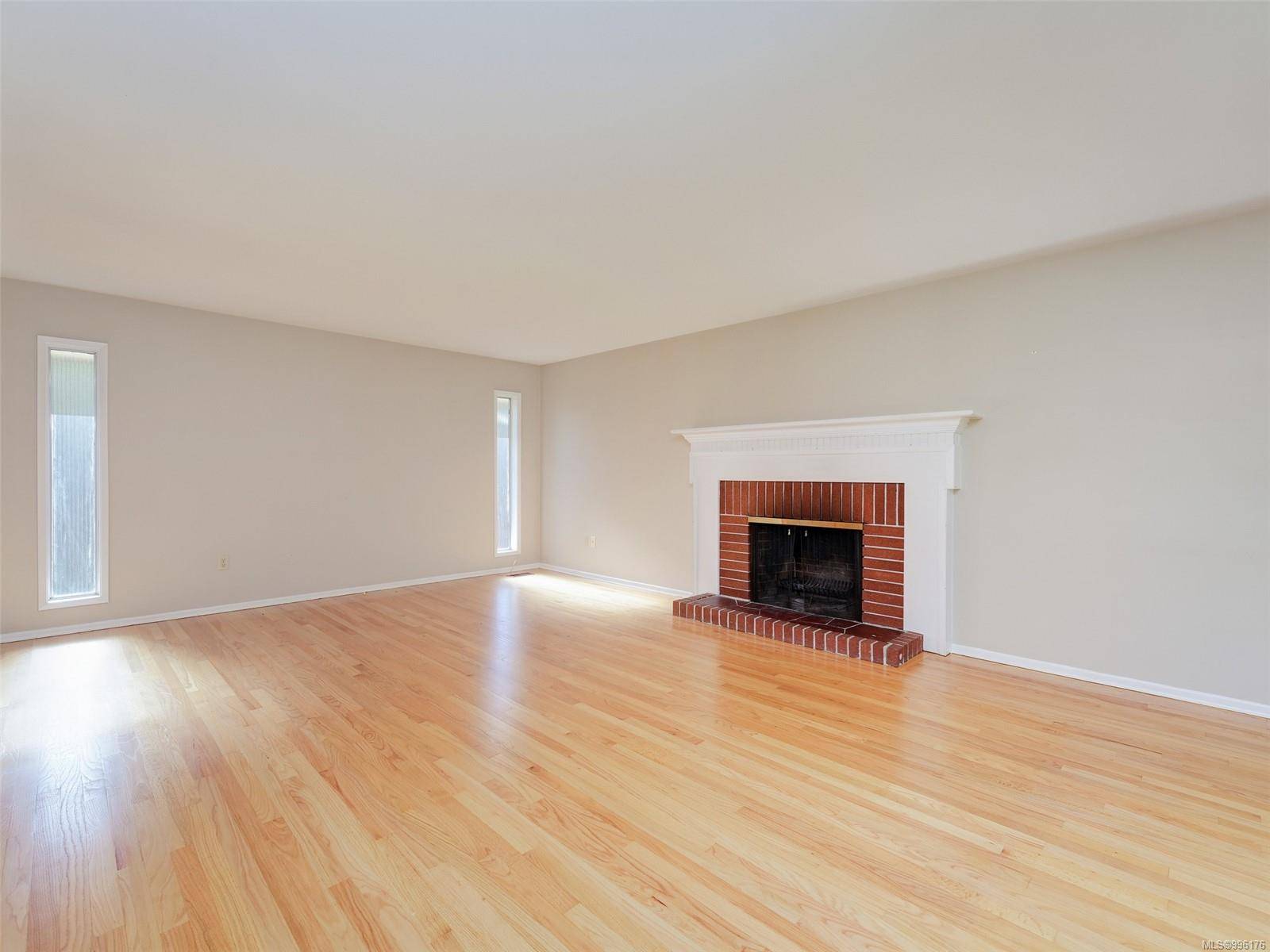Saanich, BC V8N 3K5,4555 Bissenden Pl