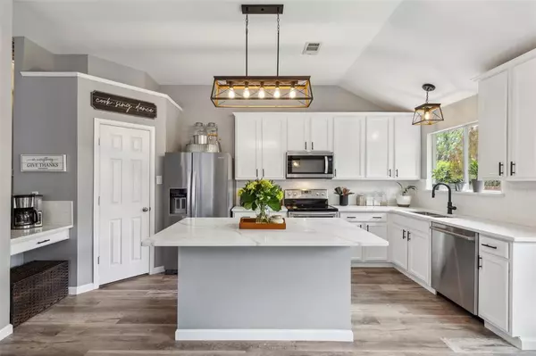 4900 Summer Oaks Lane, Fort Worth, TX 76123