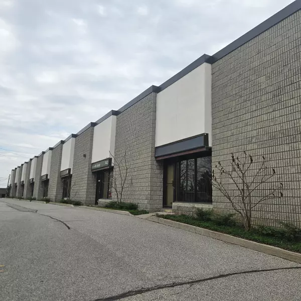 Markham, ON L3R 2Y7,7441 Victoria Park AVE E #8