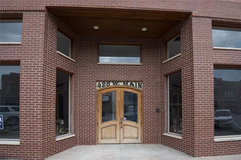 Denison, TX 75020,425 W Main Street