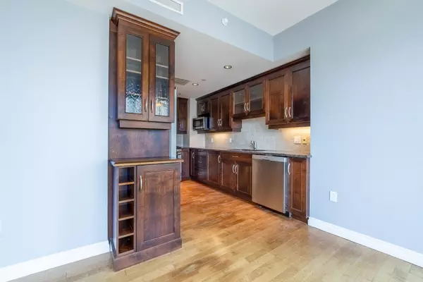 Lower Town - Sandy Hill, ON K1N 0A8,90 George ST #809