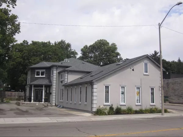 Cambridge, ON N3H 3N1,423 King ST E
