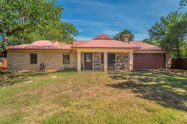 1340 N Lakeview Drive,  Palo Pinto,  TX 76484