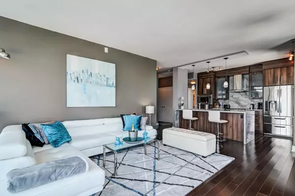 Toronto C01, ON M5V 1B1,219 Fort York BLVD #3702
