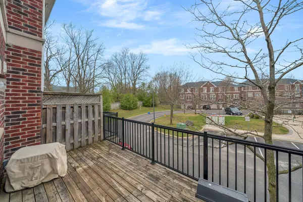 Clarington, ON L1C 0H3,571 Longworth AVE #13