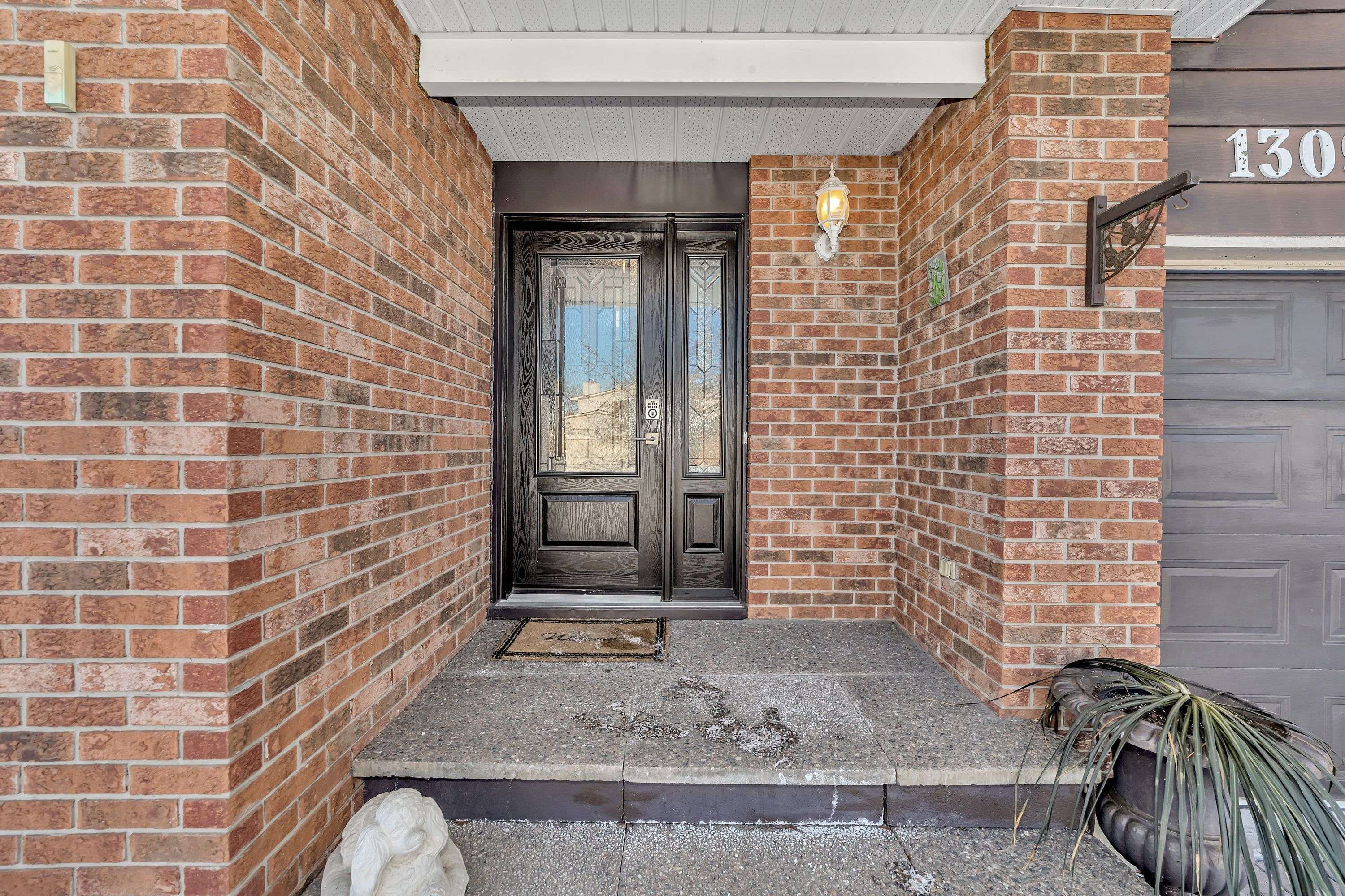 Hunt Club - Windsor Park Village And Area, ON K1V 9Z8,1309 Plante DR