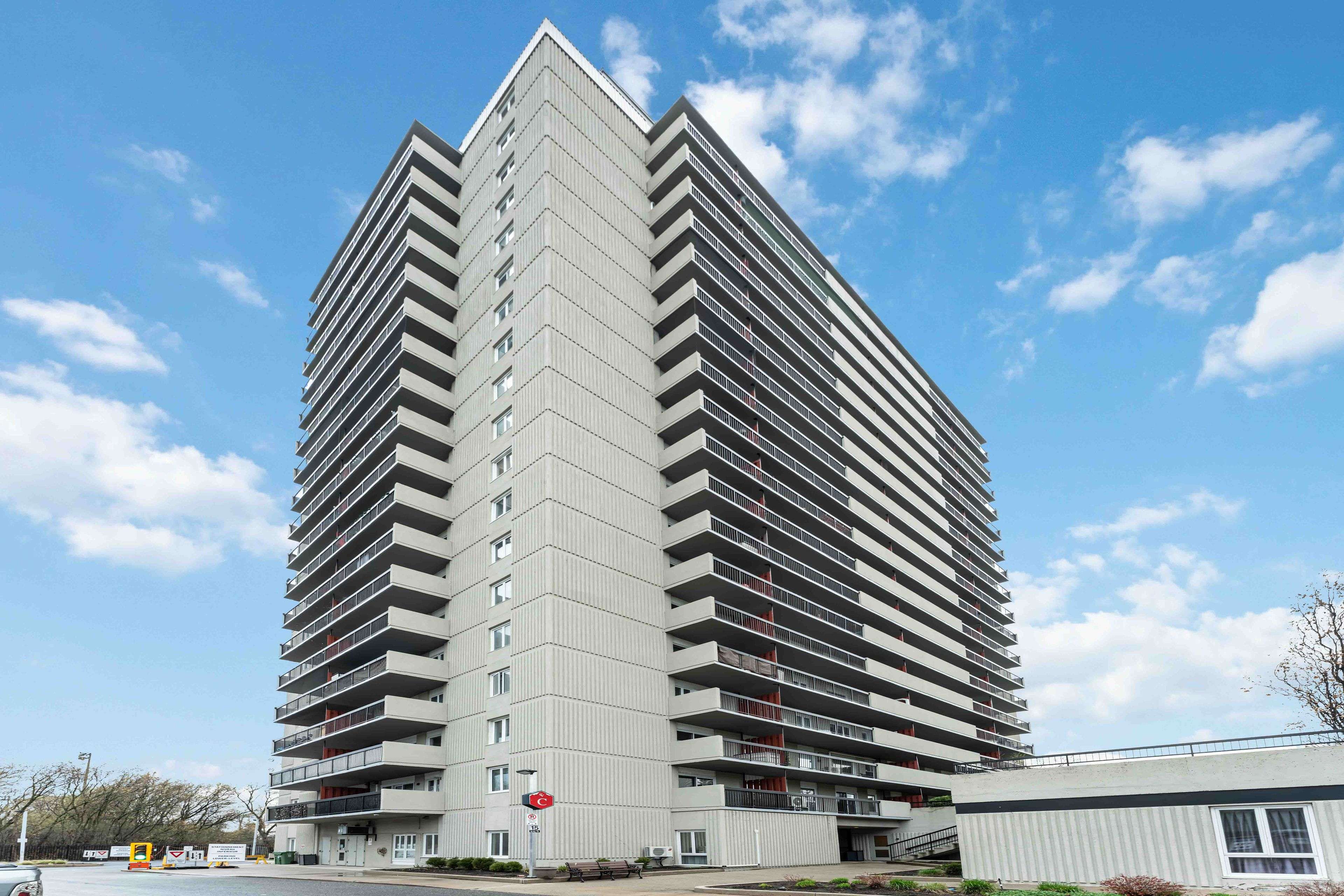 Vanier And Kingsview Park, ON K1L 8E7,158C McArthur AVE #705