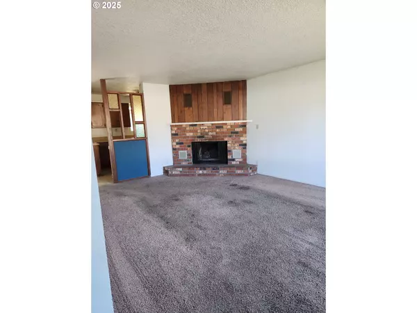 North Bend, OR 97459,1644 MEADE ST