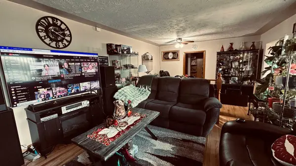 Drumheller, AB T0J 0Y5,401 11 Street East