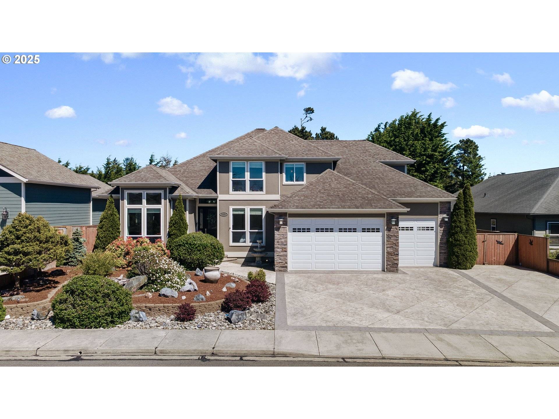 2185 GARFIELD ST, North Bend, OR 97459