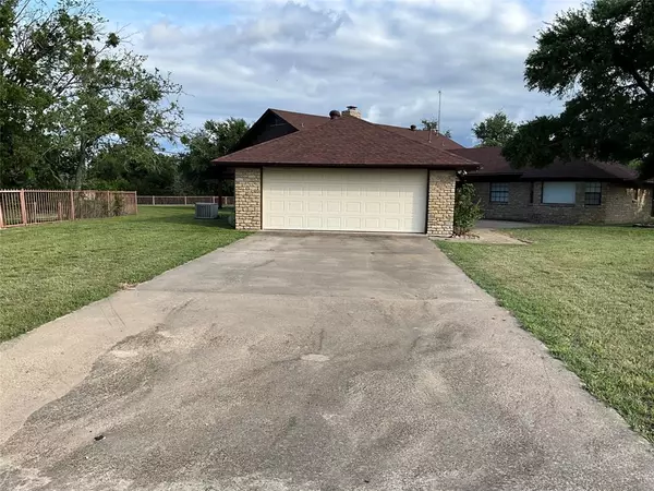 Hamilton, TX 76531,999 W Boynton