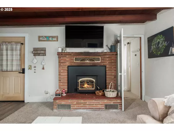Lincoln City, OR 97367,1844 NW 33RD ST