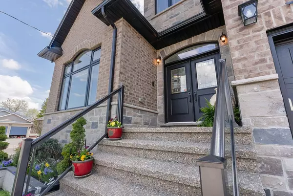 Hamilton, ON L9A 2T1,54 CHIPMAN AVE