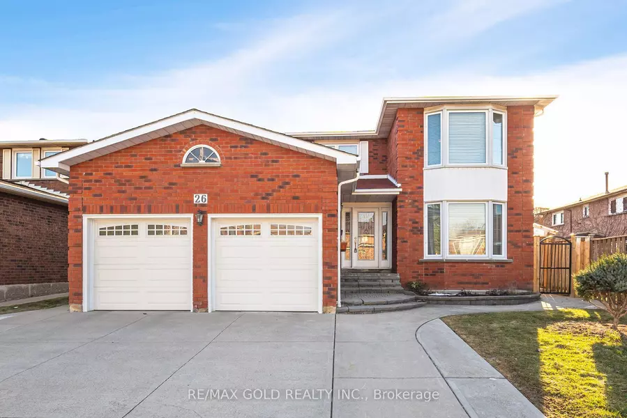 26 Mossbank DR, Brampton, ON L6W 3Z3