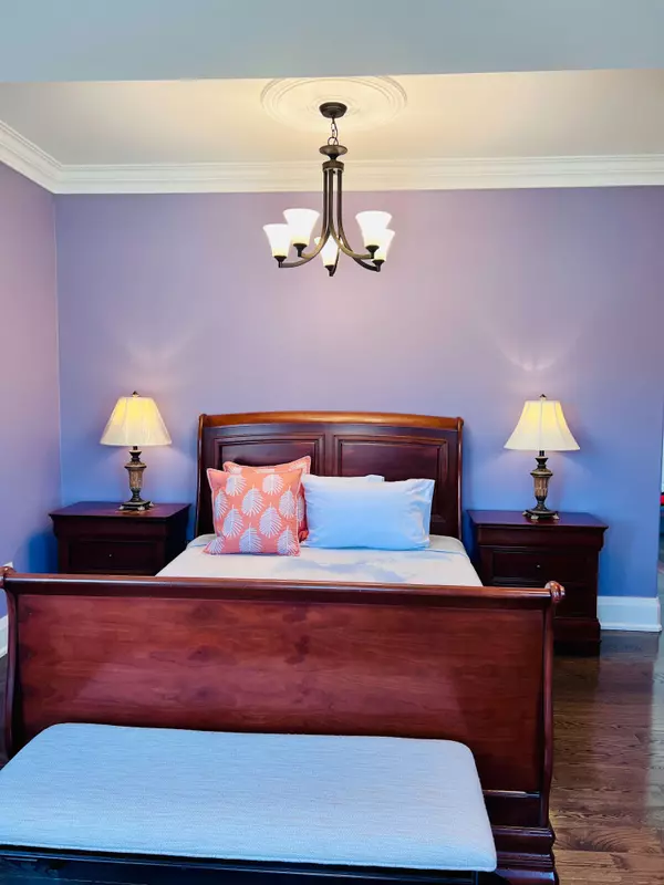 35 Glenborough Park CRES #Room 2, Toronto C07, ON M2R 2G4