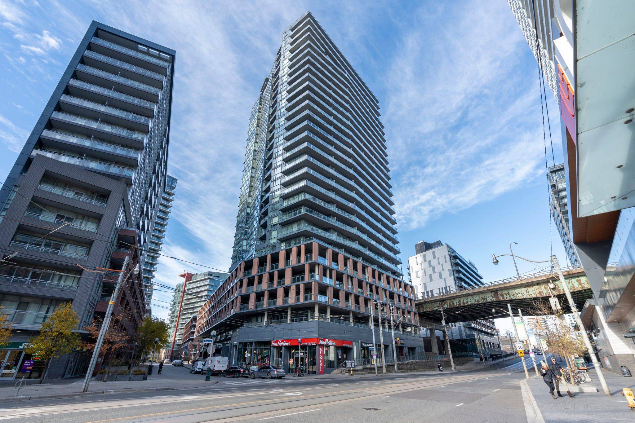 20 Bruyeres Mews #705, Toronto C01, ON M5V 0G8