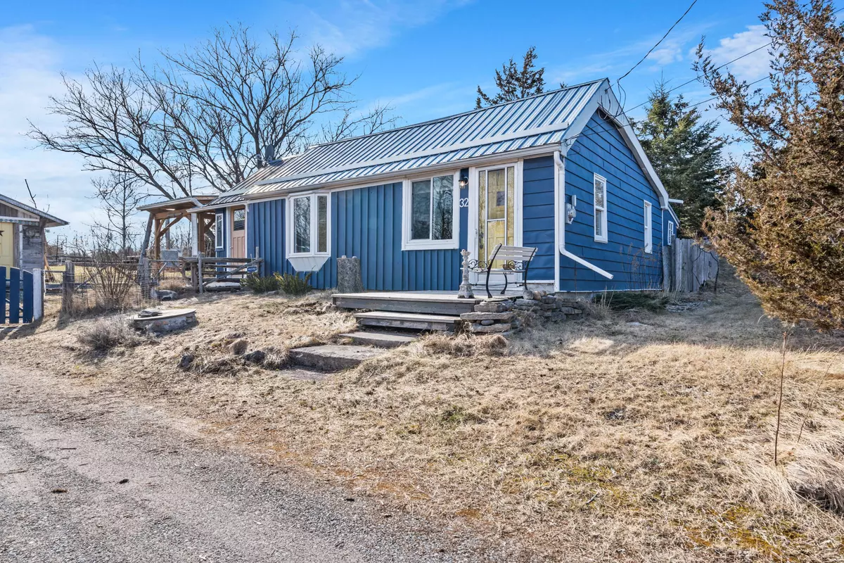 Stone Mills, ON K0K 3N0,32 Cutler RD