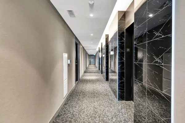 Vaughan, ON L4K 0J5,5 buttermill AVE #2103