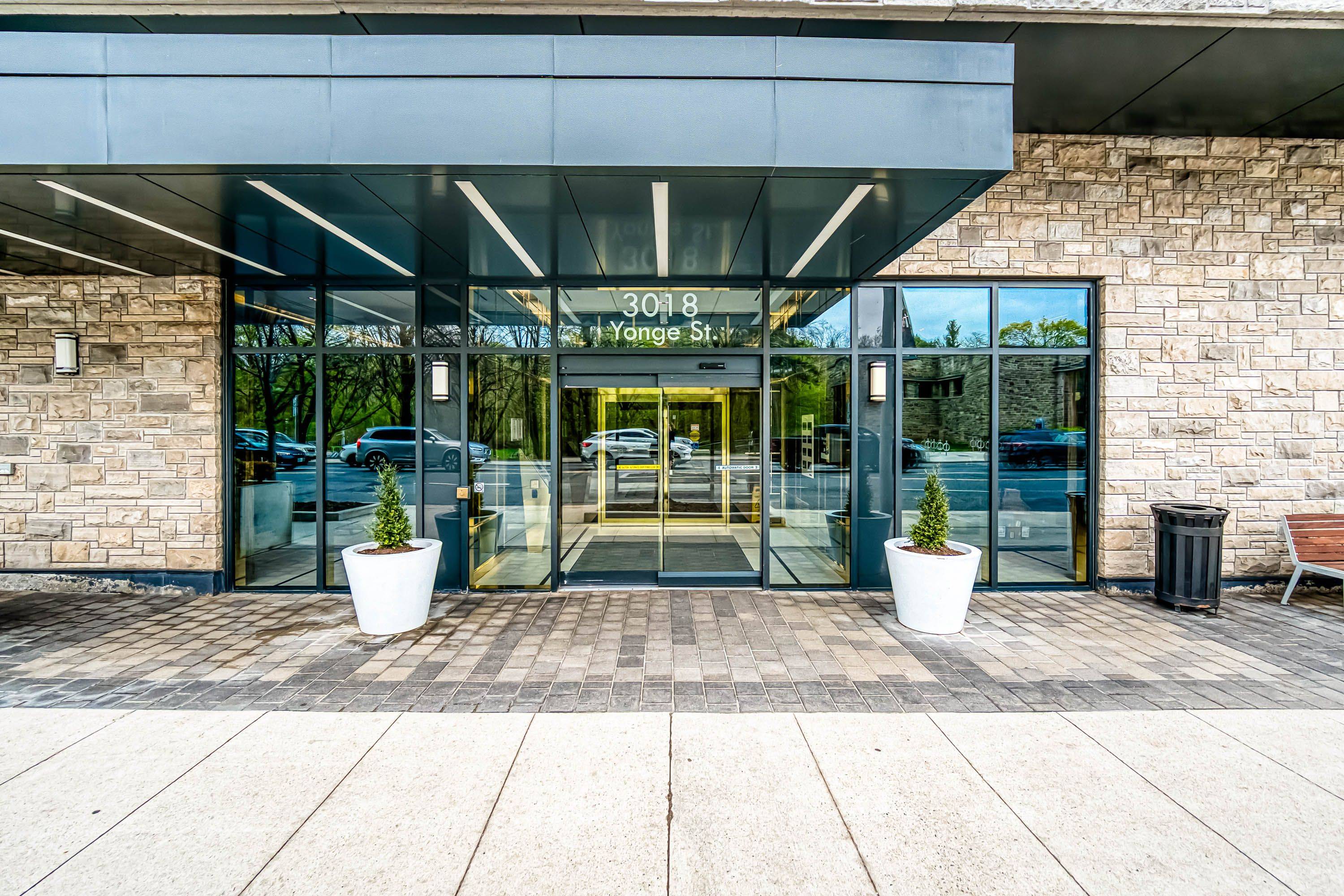 Toronto C04, ON M4N 0A5,3018 Yonge ST #803