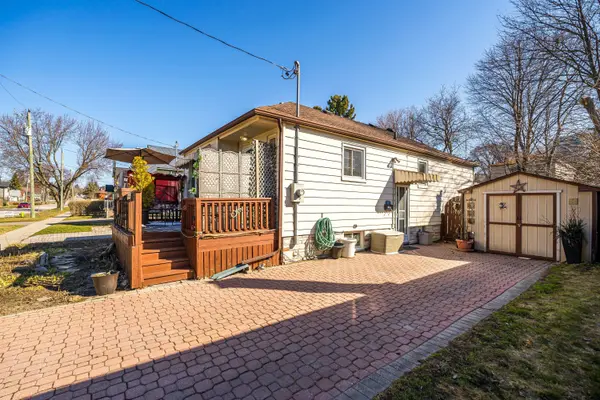 Toronto E04, ON M1L 2X8,5 Westbourne AVE