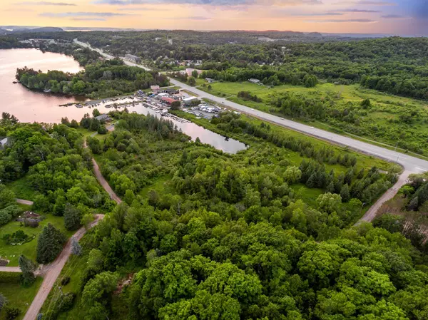 Huntsville, ON P1H 1B5,210 Allisons Point RD