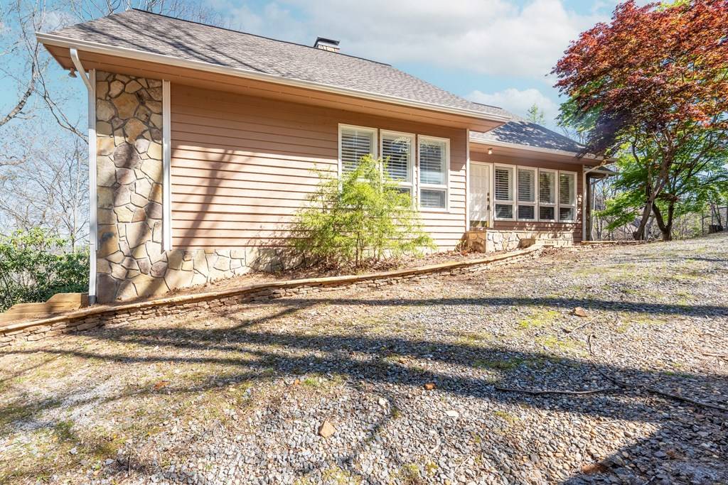 Hiawassee, GA 30546,890 Locust Trail