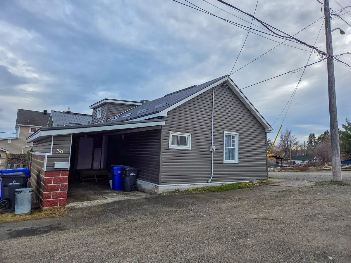 Kirkland Lake, ON P2N 2J5,38 McCamus AVE
