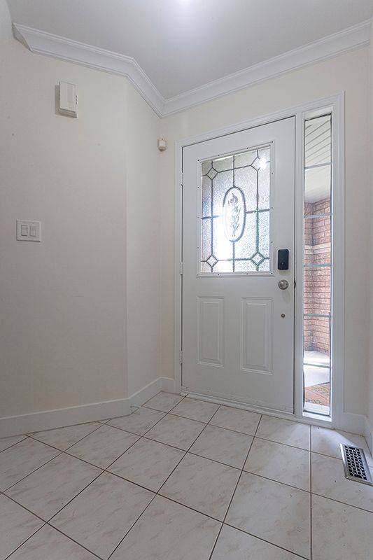 Oakville, ON L6M 3T5,2194 Pell CRES