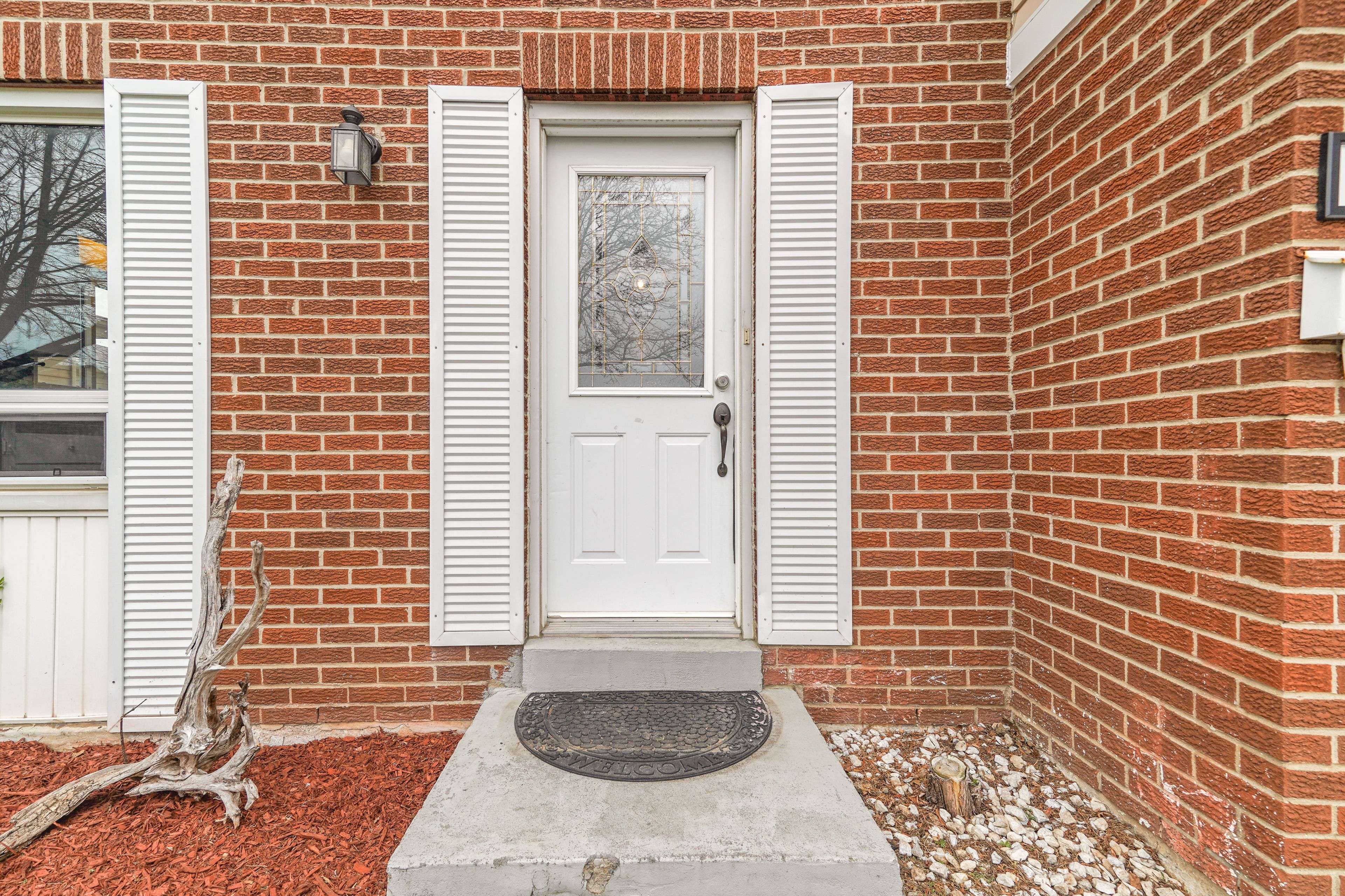 Brantford, ON N3P 1A6,27 Hallmark ST
