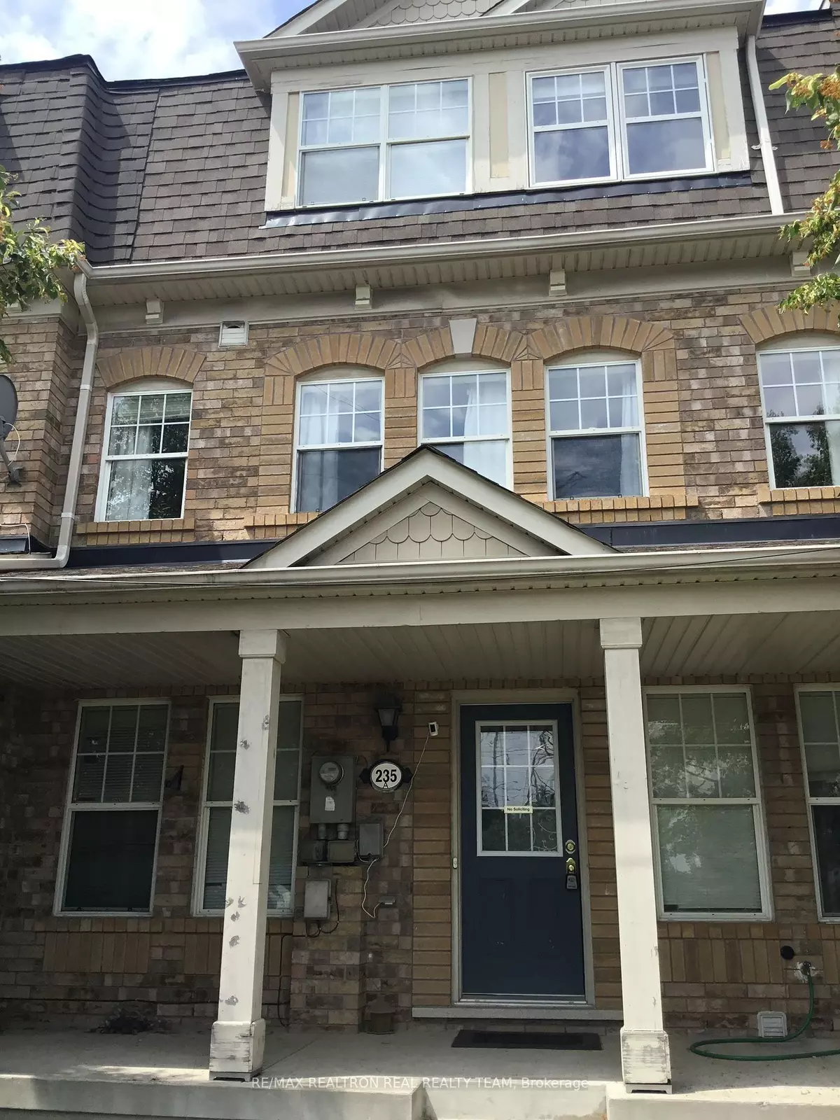 Toronto E11, ON M1B 6H2,235 Rouge River DR #Unit A