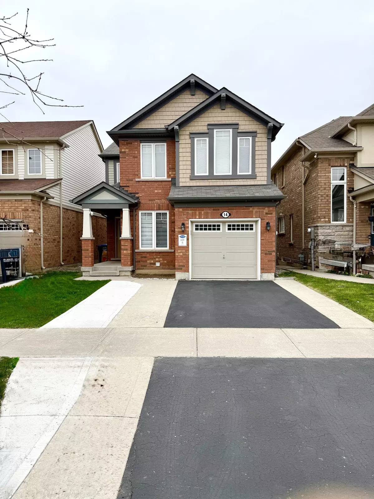 Brampton, ON L7A 0Y3,14 Robert Parkinson DR